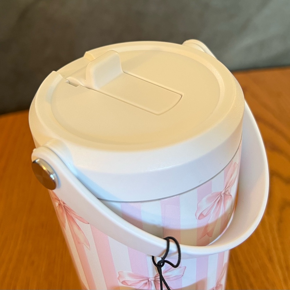 Hydrapeak Artesian Collection White w/Pink Stripes & Ribbons 32oz Tumbler - Picture 4 of 5
